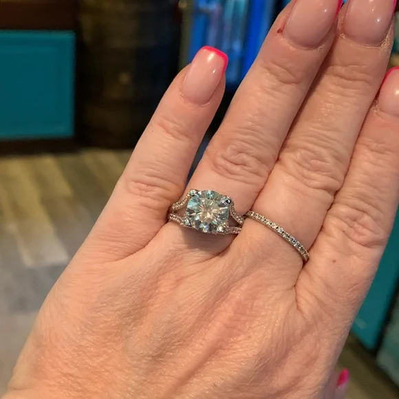 Natural white 5.5 cttw Moissanite stunning design ring!! - Picture 1 of 8